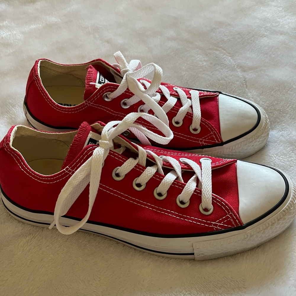 Barely worn Red Converse Tennis Shoes